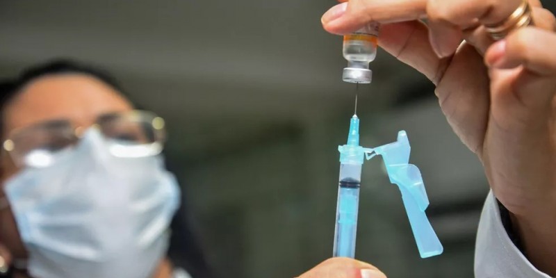 Em alguns locais também estará sendo disponibilizada a vacina contra a gripe.