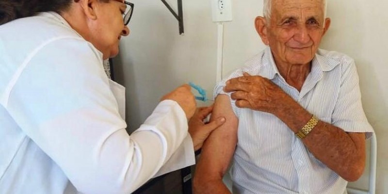 Para evitar aglomeração e minimizar os riscos de infecção pelo novo coronavírus, a prefeitura do Recife fará a vacinação em mais de 40 escolas e creches municipais
