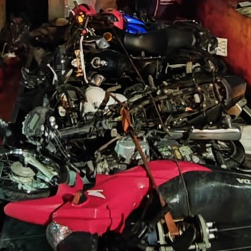 Desmanche ilegal de motos é descoberto após polícia identificar venda de peças em rede social