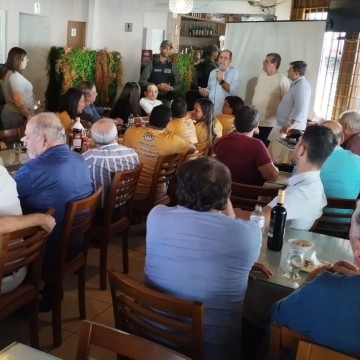 Mano Medeiros se reúne com empresários para anunciar melhorias em Jaboatão Centro