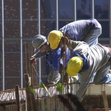 Emprego na indústria da construção alcança maior nível em sete anos