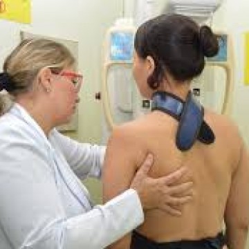 Ação de prevenção ao câncer de mama é realizada em Olinda