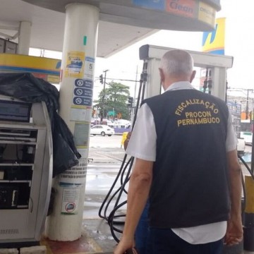  Após fiscalização do Procon-PE, 12 postos de combustíveis são notificados no Recife 