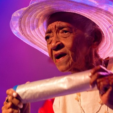 Dona Glorinha do Coco morre aos 89 anos, em Olinda 