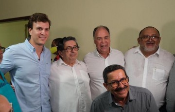 Miguel une adversários políticos em João Alfredo