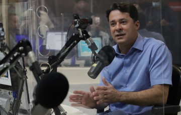 Anderson Ferreira critica cronograma dos debates nas emissoras de tevê