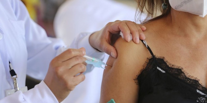 Segundo a Secretaria de Saúde, já foram aplicadas mais de 9 milhões de doses no estado desde o início da campanha de vacinação, em janeiro deste ano