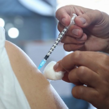 Dados de vacinação nos portais de transparência não estão sendo divulgados por 39 municípios