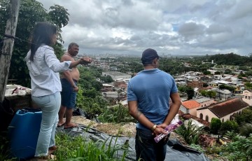 Priscila Ferraz visita comunidades afetadas pelas chuvas em Recife