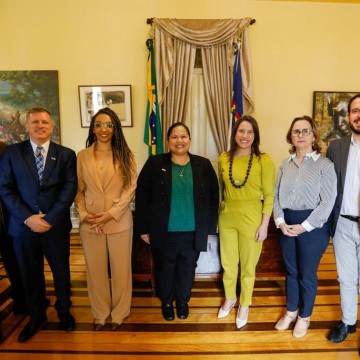 Raquel Lyra recebe nova cônsul-geral dos Estados Unidos no Recife