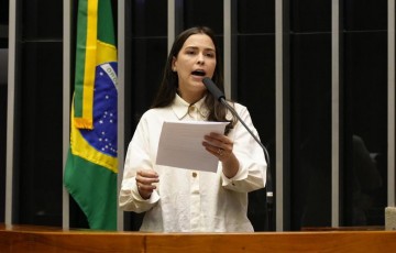 Maria Arraes participa de ato Democracia Inabalada 