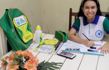 Prefeitura de João Alfredo distribui 4.323 kits escolares para os estudantes da Rede Municipal de Ensino