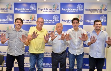 Álvaro Porto festeja filiações de pré-candidatos a prefeito de Catende e São Benedito do Sul ao Republicanos 