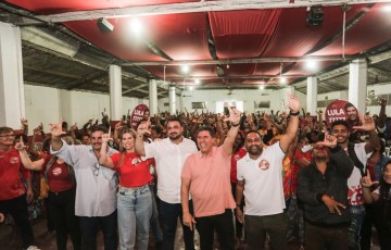 Carpina recebe Lula Cabral e Fabíola com grande ato de apoio