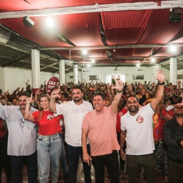 Carpina recebe Lula Cabral e Fabíola com grande ato de apoio