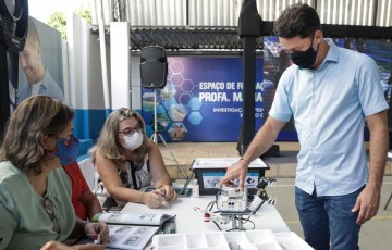 Anderson Ferreira anuncia ensino de robótica nas escolas do Jaboatão 