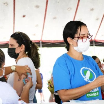Recife tem mutirão de vacinação contra Covid-19 neste sábado (3)