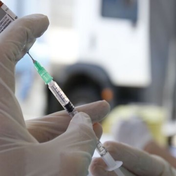 Quase 500 mil pessoas estão com a segunda dose da vacina contra a covid-19 atrasada em Pernambuco 