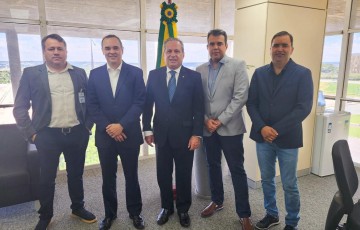  Paulo Jucá acompanha prefeitos de São José do Egito e Brejinho em Brasília  