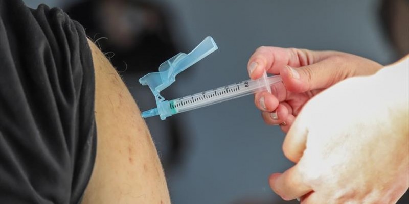 Por sua vez,  Brasil ultrapassa 100 milhões de pessoas imunizadas