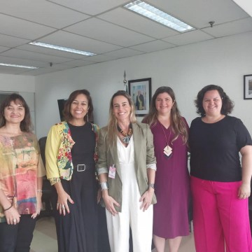 Isabella de Roldão discute projetos no Ministério do Desenvolvimento Social, em Brasília
