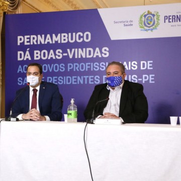 Governador Paulo Câmara recepciona novos residentes do SUS em Pernambuco