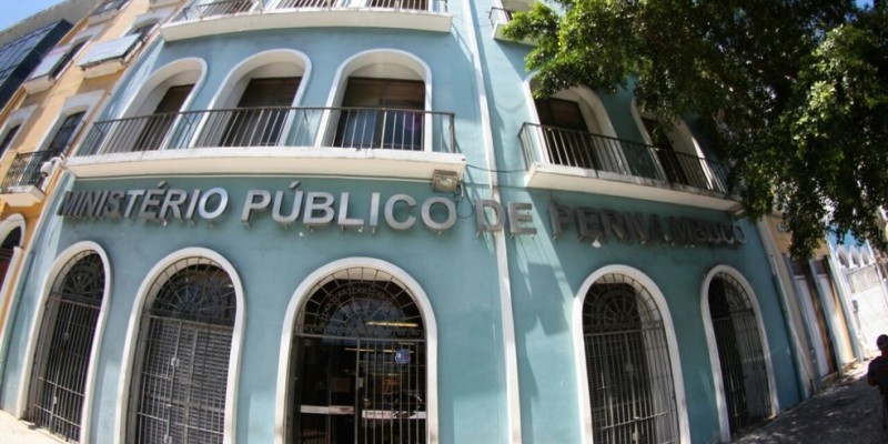 Em Arcoverde, a 4ª Promotoria de Justiça local recomendou que a prefeita Madalena Brito, removesse ou alterasse as notícias constantes no site oficial do município