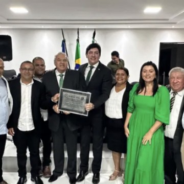 Henrique Queiroz Filho recebe título de cidadão de Buenos Aires 