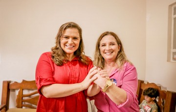 Marília Arraes recebe apoio de Adriana Assunção (PSB), prefeita de Frei Miguelinho