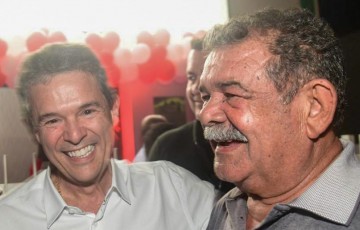 André de Paula recebe apoio de prefeito de Tacaratu