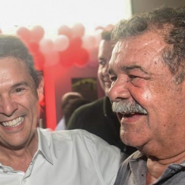 André de Paula recebe apoio de prefeito de Tacaratu