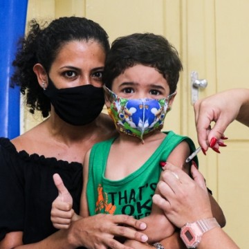Recife retoma aplicação de segunda dose da vacina contra covid-19 em crianças de 3 e 4 anos nesta sexta