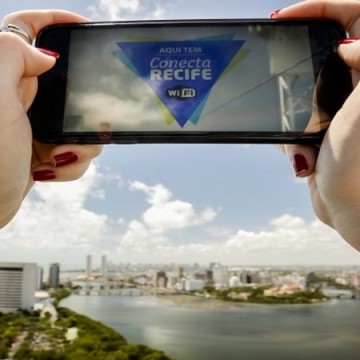 Praças públicas do Recife vão contar com internet gratuita 