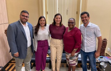 Simone Santana reúne prefeitos na Casa Civil