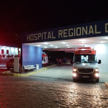 Acidente entre van e caminhonete deixa 3 pessoas mortas e 10 feridas, em Tacaimbó