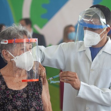 Em Pernambuco, mais de 1 milhão de idosos já tomaram a 3ª dose da vacina contra a Covid-19