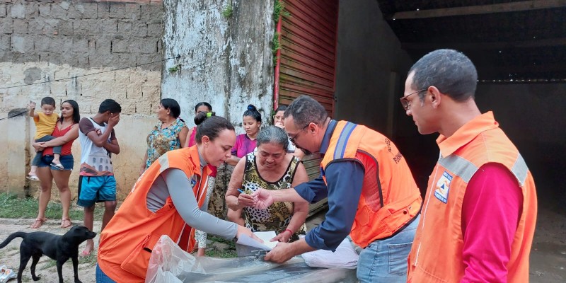  A Secretaria de Saúde do Estado enviou hipoclorito de sódio para municípios da III Gerência Regional de Saúde (Geres), que incluem os atingidos pelas chuvas.