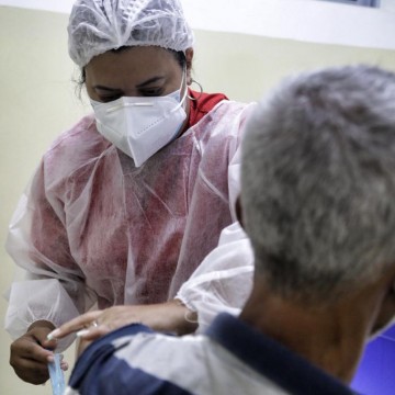 Recife ultrapassa 200 mil vacinados contra a Covid-19