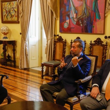 De passagem pelo Estado, ministro Carlos Lupi discute melhorias na Previdência com Raquel Lyra