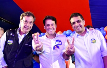 Fernando Rodolfo inaugura comitê em Caruaru, com presenças de Anderson e Gilson
