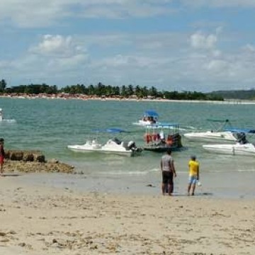 Moradores de Itamaracá denunciam vala de esgoto  em direção ao mar