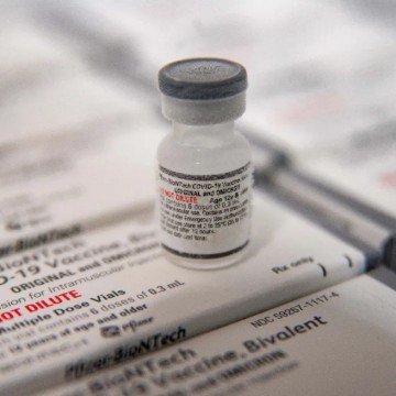 Recife inicia vacinação bivalente contra COVID-19; mais de 500 mil habitantes podem tomar o imunizante