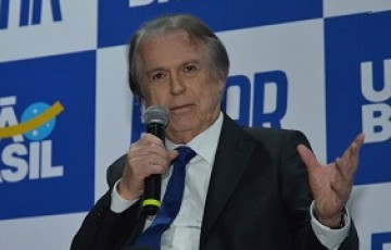 Bivar critica gestões do PT e Bolsonaro e afirma que sua candidatura ao Planalto pode ter chapa puro-sangue