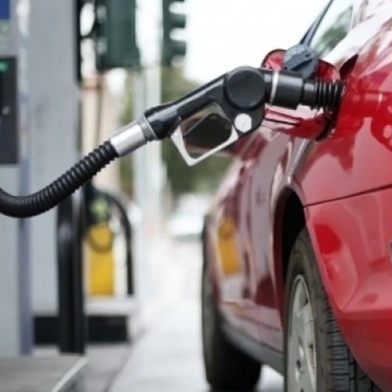 Gasolina pode ser encontrada por R$ 4,94 em Caruaru após redução
