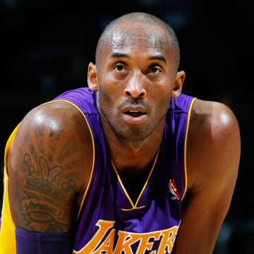 Lenda do basquete, Kobe Bryant morre após queda de helicóptero 