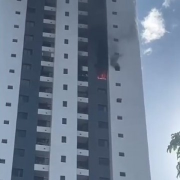 Incêndio atinge apartamento no bairro da Madalena