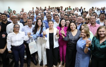 Raquel Lyra faz balanço do primeiro ano de gestão para prefeitos de Pernambuco e garante redistribuição do ICMS