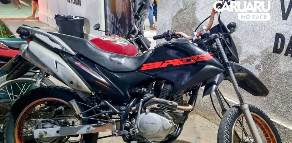 Moto roubada é recuperada pela Polícia Militar em Caruaru