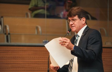 Alcides Cardoso pede informações a João Campos após apontar falta de transparência com gastos e patrocínio do Carnaval 2024