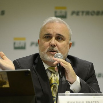 Prates descarta manter atual política de preços da Petrobras